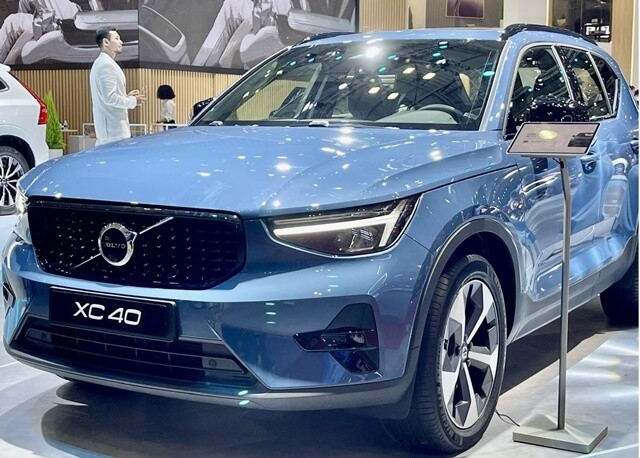 Volvo-XC40-phan-dau-xe