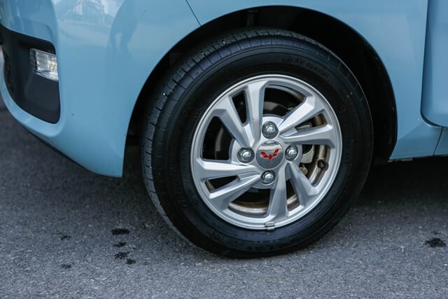 Wuling-Hongguang-mini-EV-la-zang