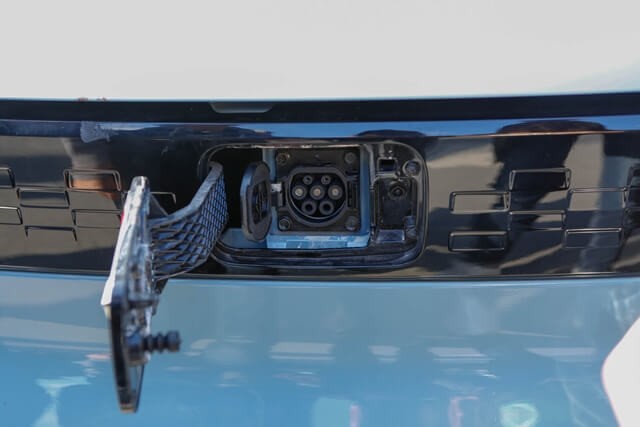 Wuling-Hongguang-mini-EV-o-sac-pin