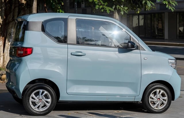 Wuling-Hongguang-mini-EV-phan-than-xe