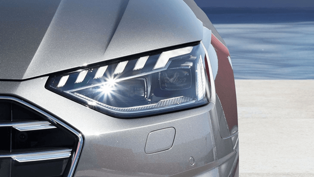 audi-a4-den-pha