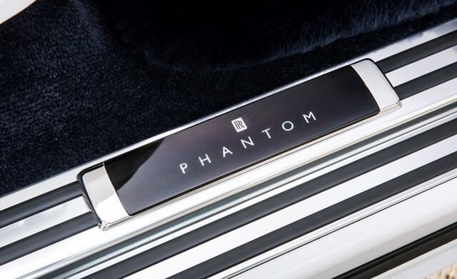 bac-len-xuong-Rolls-Royce-Phantom-8