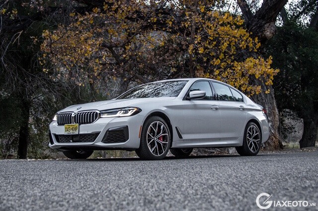 bmw-530i-2023-co-gi-moi