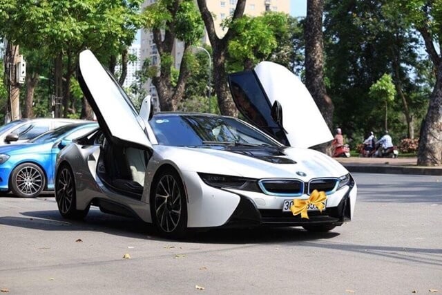 bmw-i8-gia-bao-nhieu