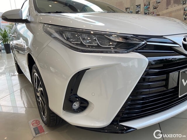 bo-den-truoc-xe-toyota-vios-2022