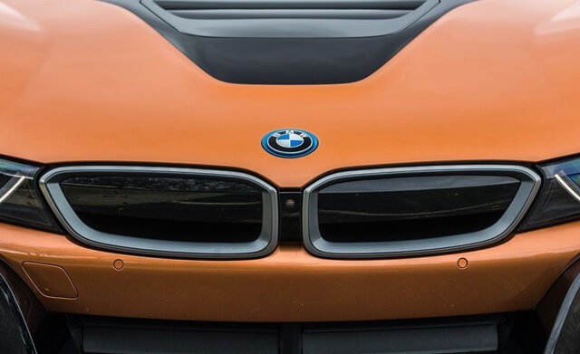 calang-xe-bmw-i8-roadster