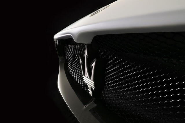 calang-xe-maserati-mc20