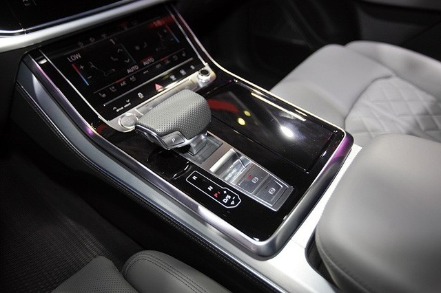 can-so-xe-Audi-Q8