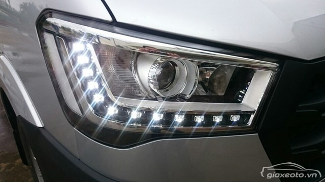 chi-tiet-den-xe-hyundai-solati-16-cho