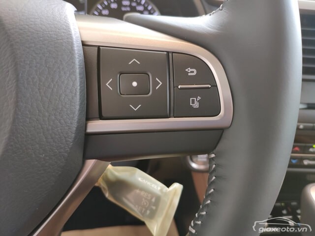 chuc-nang-tren-vo-lang-xe-lexus-rx300