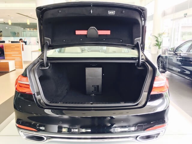 cop-sau-xe-bmw-740li