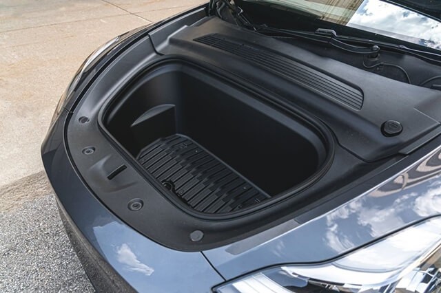cop-truoc-xe-tesla-model-y