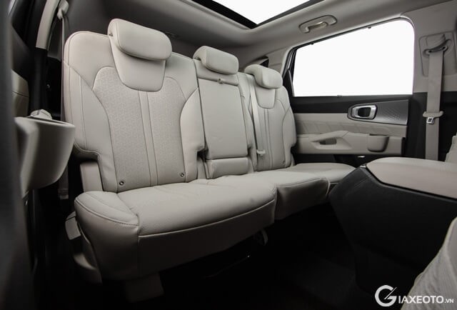 cua-so-troi-xe-Kia-sorento-7-cho