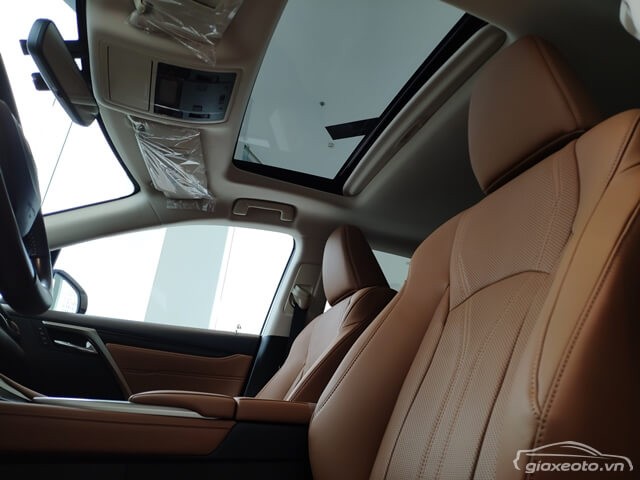 cua-so-troi-xe-Lexus-RX300