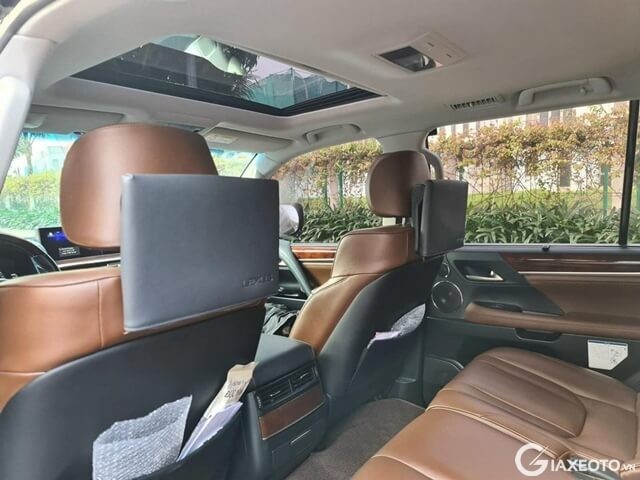 cua-so-troi-xe-lexus-lx570-super-sport-2020