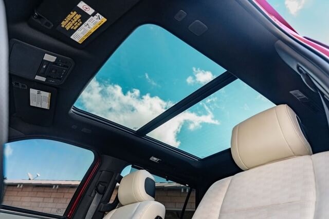 cua-so-troi-xe-toyota-sequoia
