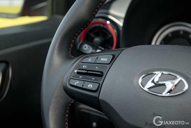 dam-thoai-ranh-tay-vo-lang-xe-hyundai-i10