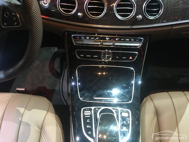 danh-gia-mercedes-e250-ve-noi-that