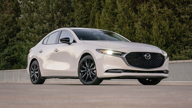 đánh Cwin333 hiện đang mở mazda 3