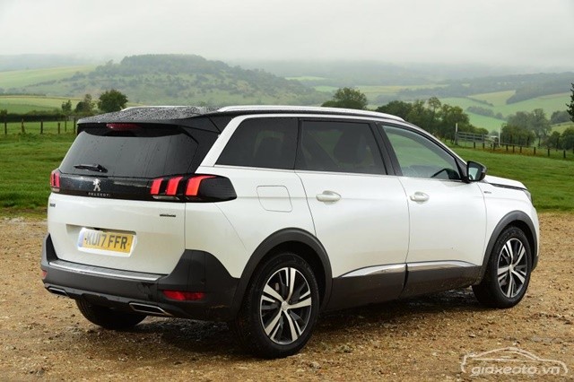 danh-gia-xe-peugeot-5008