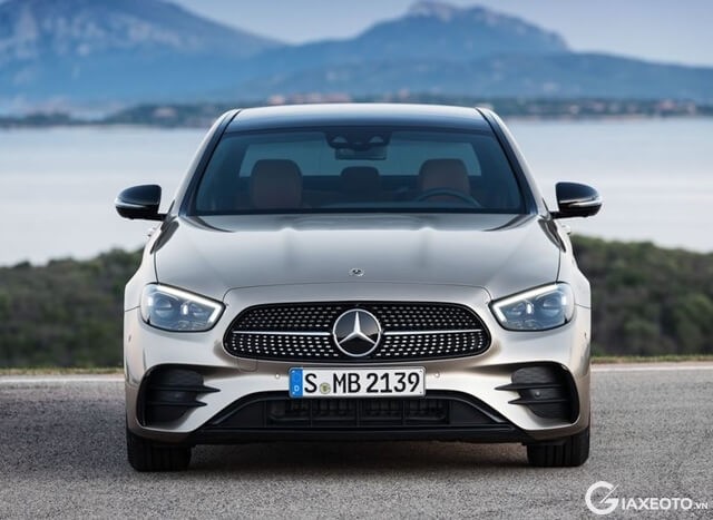 dau-xe-Mercedes-E300-amg