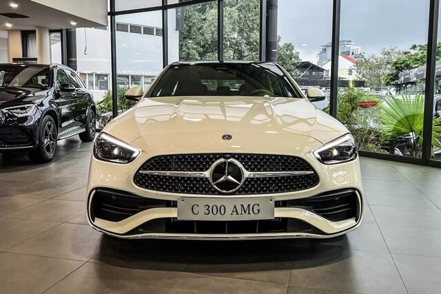 dau-xe-mercedes-amg-c300