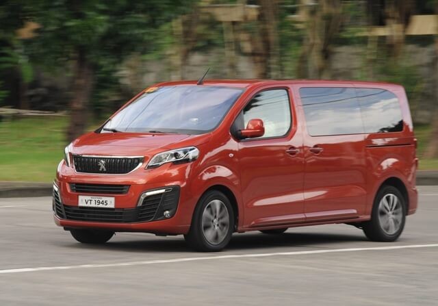 dau-xe-peugeot-traveller