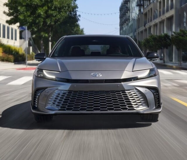 dau-xe-toyota-camry-2025
