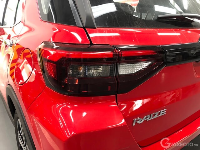 den-hau-toyota-raize-mau-do
