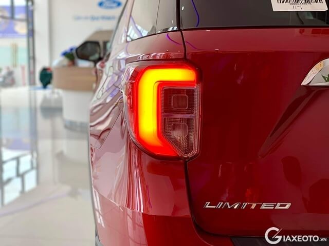 den-hau-xe-ford-explorer-2023