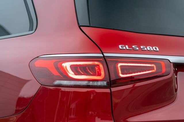 den-hau-xe-mercedes-benz-gls-580-4matic