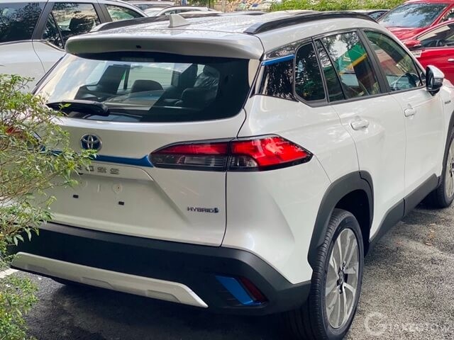 den-hau-xe-toyota-corolla-cross-2022