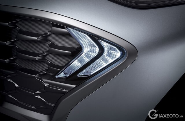 den-led-ban-ngay-xe-hyundai-grand-i10