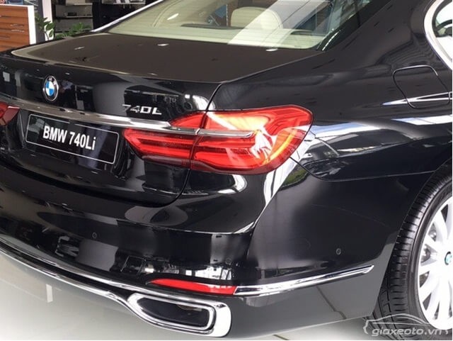 den-sau-xe-bmw-740li