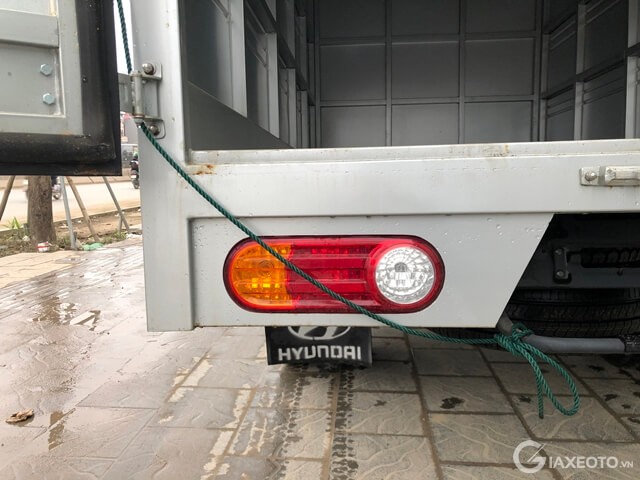 den-sau-xe-hyundai-porter-h150-1_5-tan