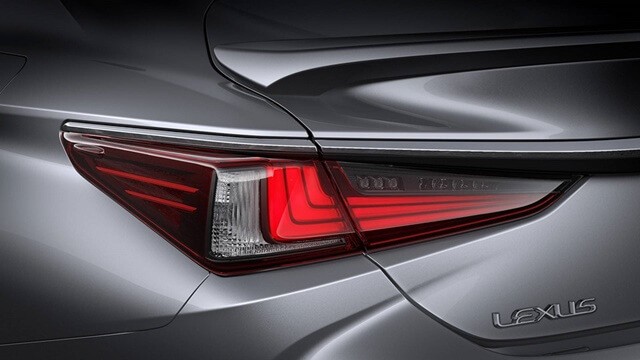den-sau-xe-lexus-es-300-es300h