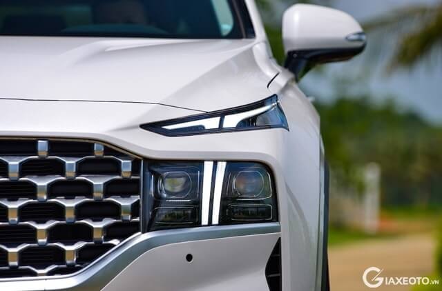 den-truoc-xe-hyundai-santafe-the-he-moi