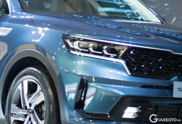 den-truoc-xe-kia-sorento