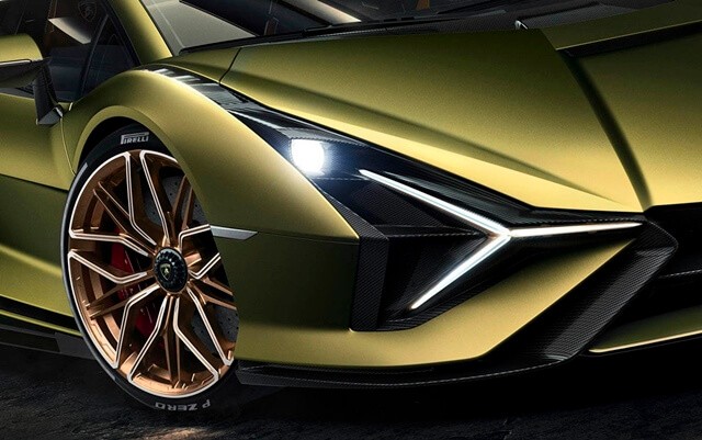 den-truoc-xe-lamborghini-sian