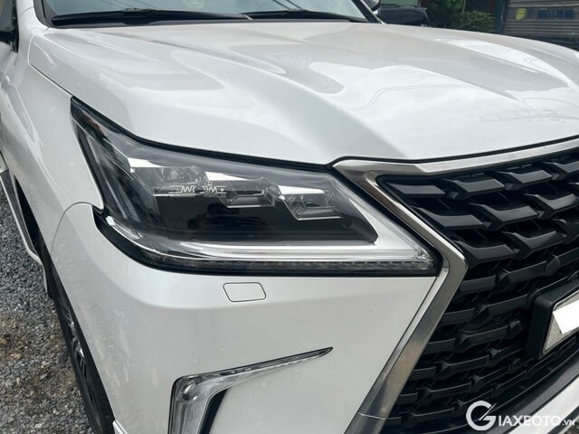 den-truoc-xe-lexus-lx570-super-sport-2020