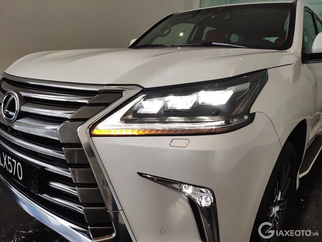 den-truoc-xe-lexus-lx570