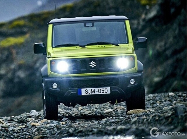 den-truoc-xe-suzuki-jimny