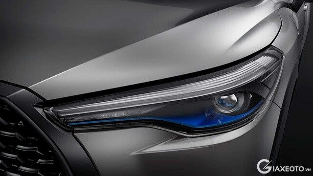 den-truoc-xe-toyota-corolla-cross