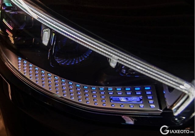 den-xe-Mercedes-Benz-S500-mau-den
