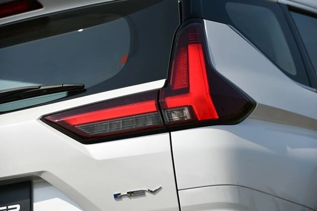 den-xe-mitsubishi-xpander-hev-hybrid