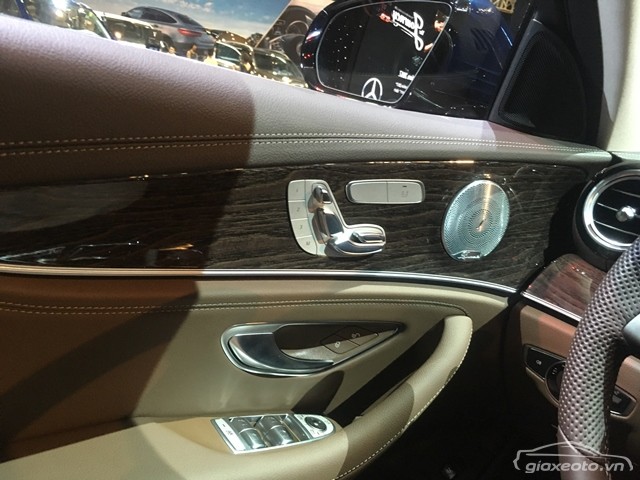 dieu-khien-ghe-lai-xe-mercedes-e250