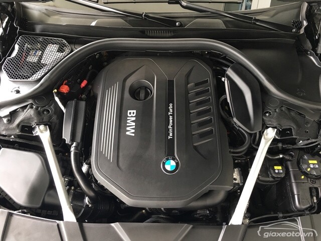 dong-co-xe-bmw-740li