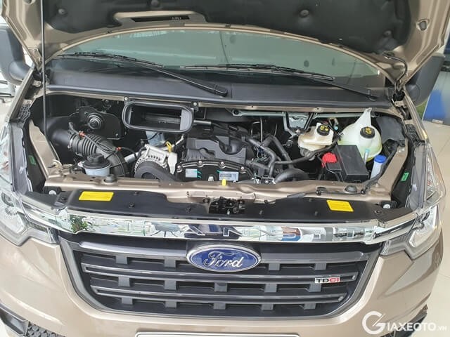 dong-co-xe-ford-transit-2023