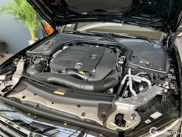 dong-co-xe-Mercedes-e200