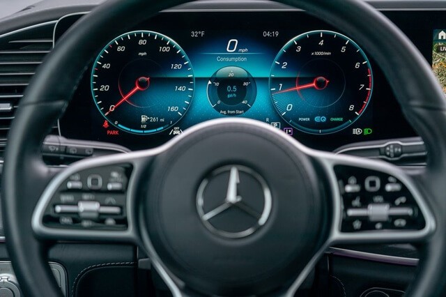 dong-ho-xe-mercedes-benz-gls-580-4matic